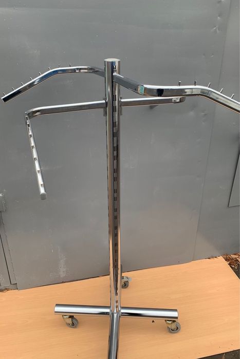 Продам торговое-оборудование!!