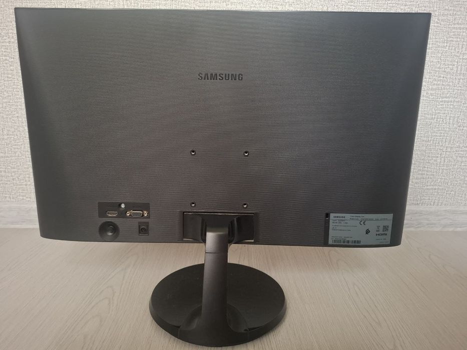 Монитор 24" Samsung S24F350FH (Full HD / PLS / Slim)