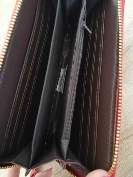 Дамско червено портмоне