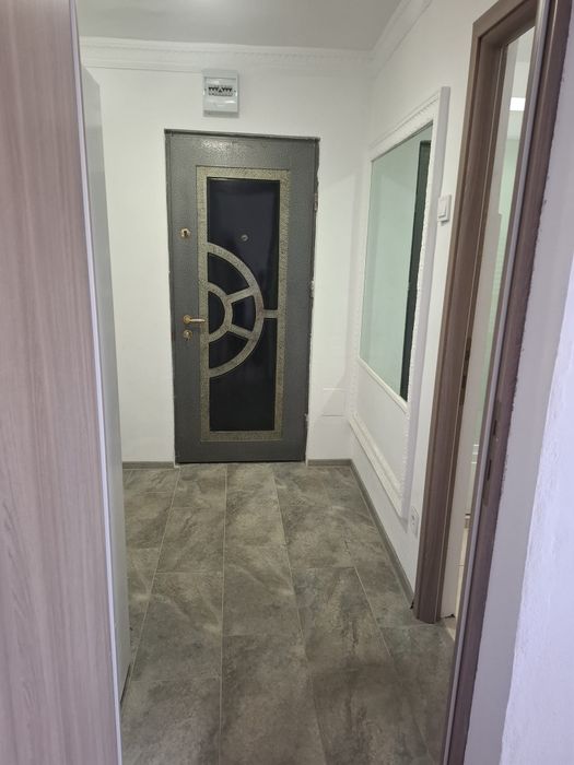 Închiriez garsoniera zona Kaufland obor - piata Moldovei