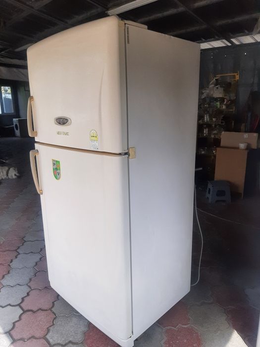 Продам холодильник