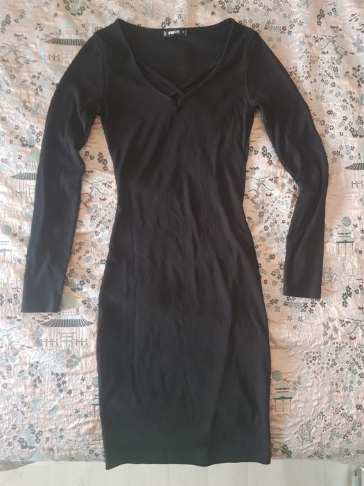 Черна рокля рипс