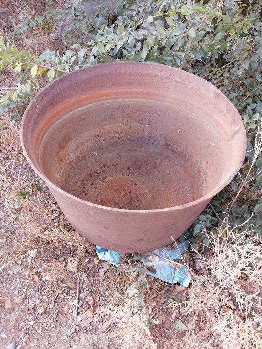 Продам казан старый 240л.