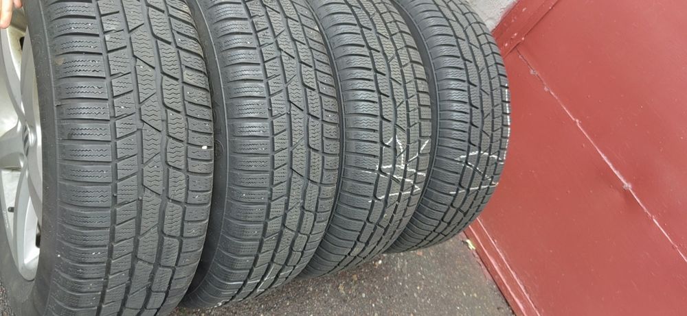 vând 4 roți iarna Passat B8 215/60/16