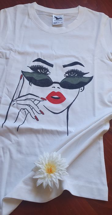 Tricou pictat manual dama