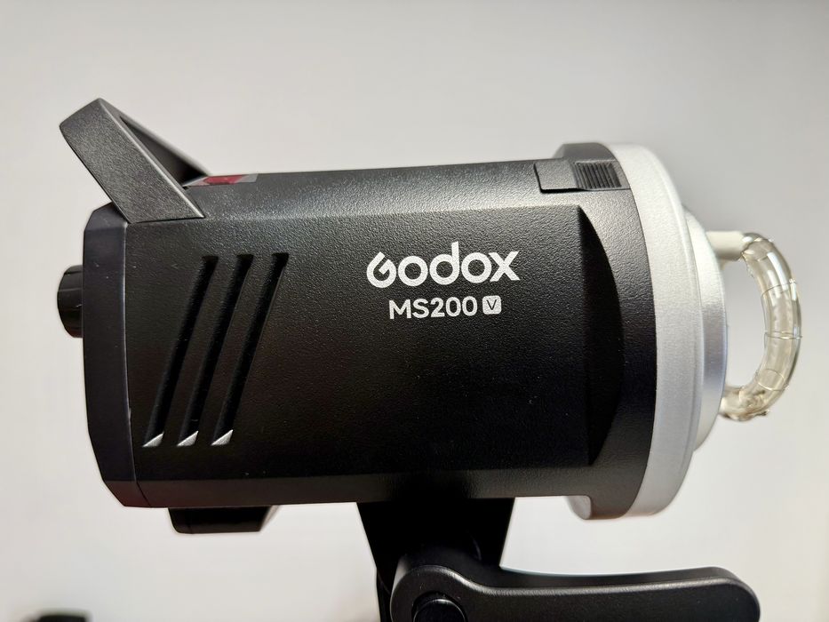 Blit studio godox ms 200 v