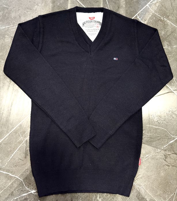 Пуловери Hugo Boss, Tommy Hilfiger