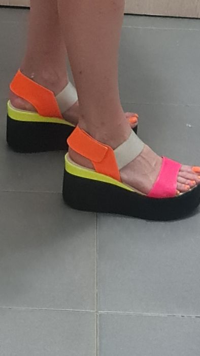 Супер цветни леки сандали 40 номер