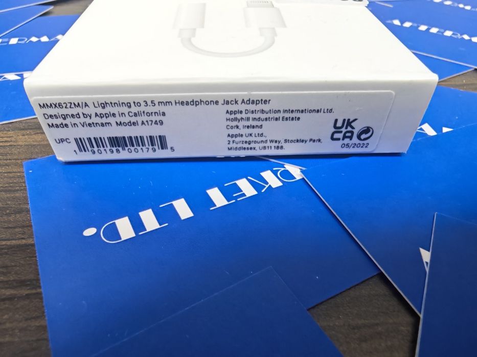 ЗАПЕЧАТАН Apple Lightning to 3.5 mm Headphone Jack Adapter