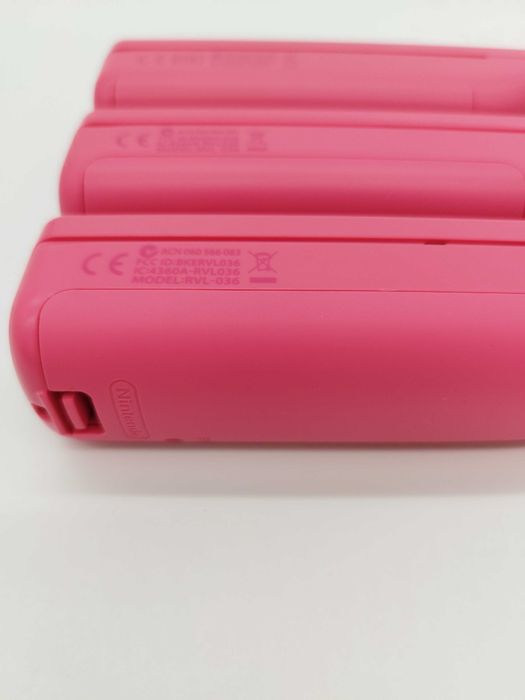 Оригинален Nintendo Wii U Remote Plus - Pink/ ОТЛИЧНО състояние!