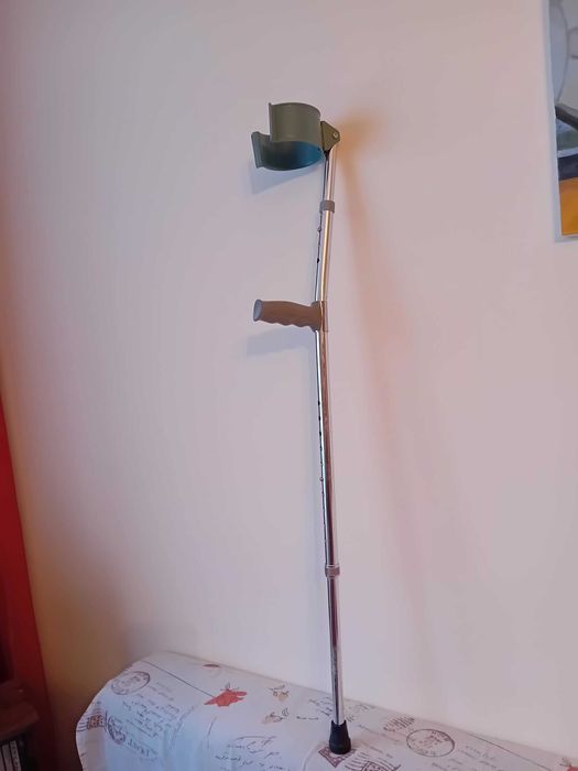 Cărjă medicală adulţi