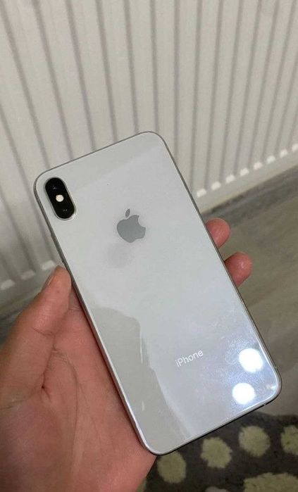 iphone xs max.   iphone se3