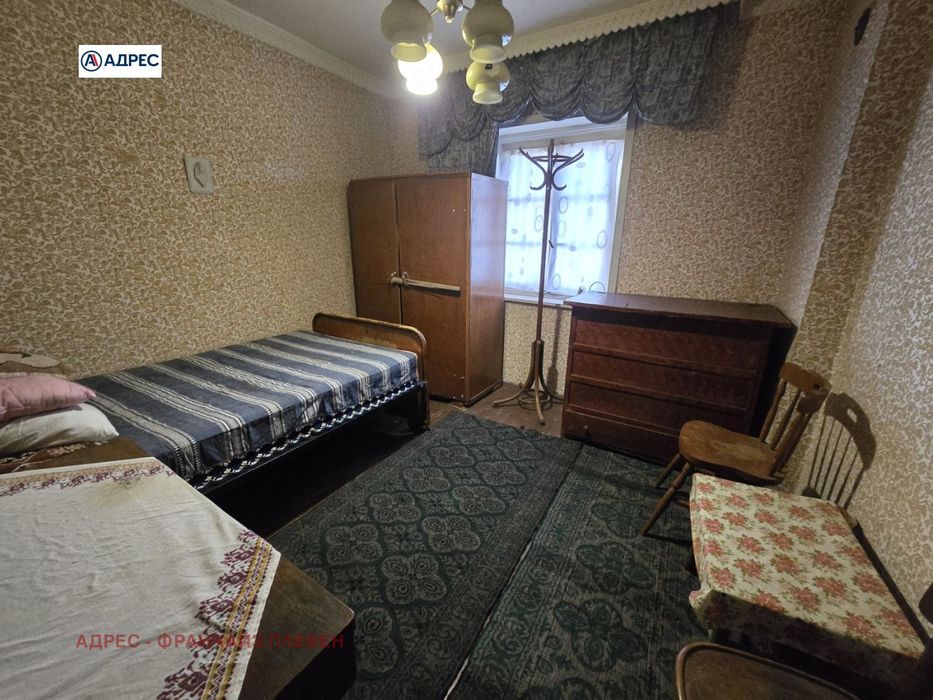 Къща в Плевен, област-с.Обнова площ 120 цена 35000