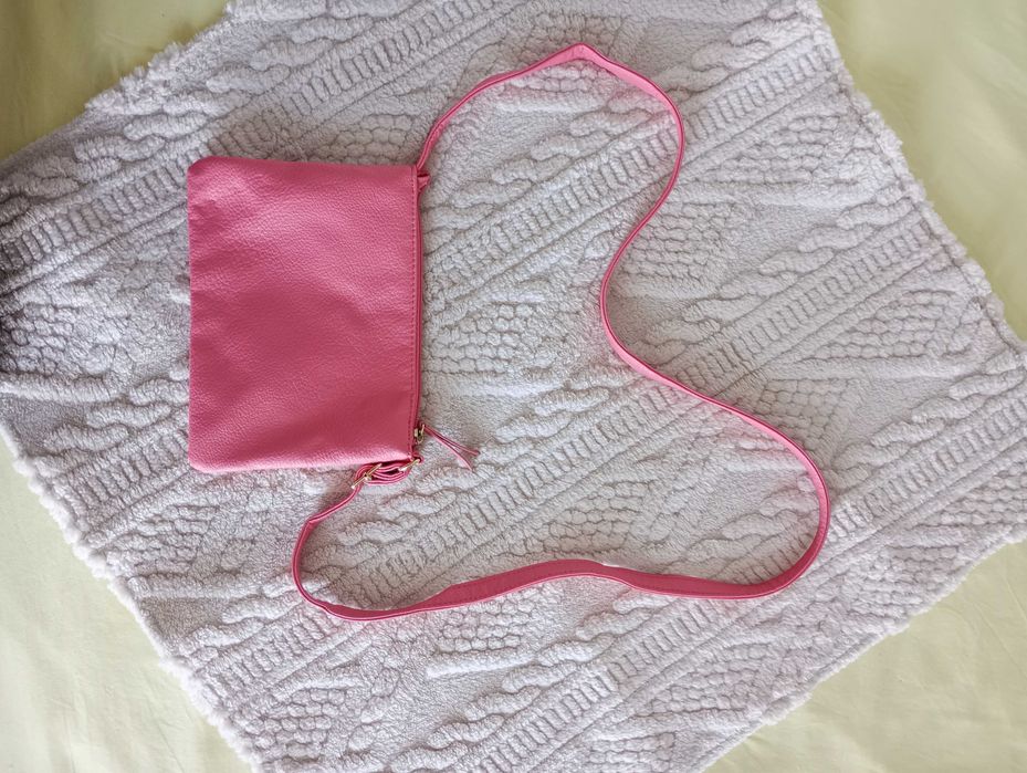 Малка дамска чантичка