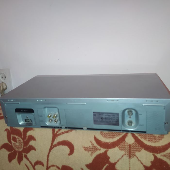 Продам видеомагнетафон панасоник