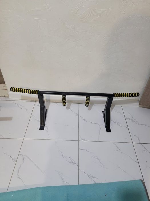 Турник настенный