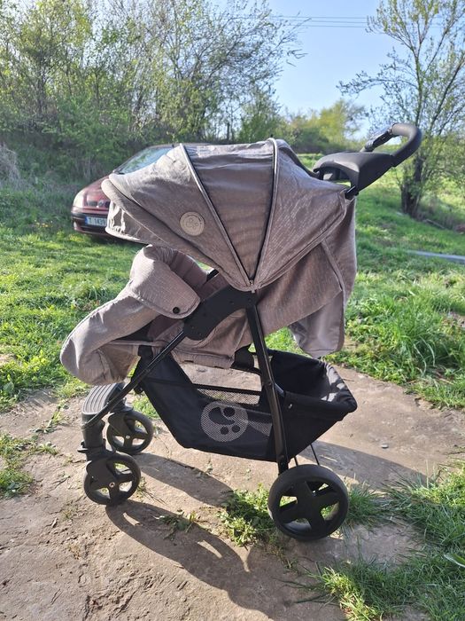 количка за бебе...