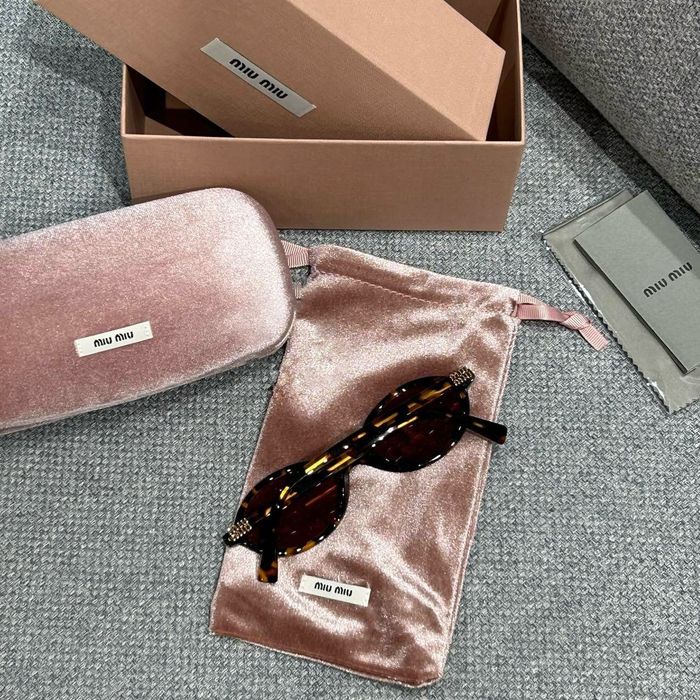 Очки трендовые 3000 тг