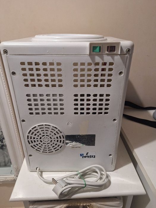 Диспенсър за вода Lamo