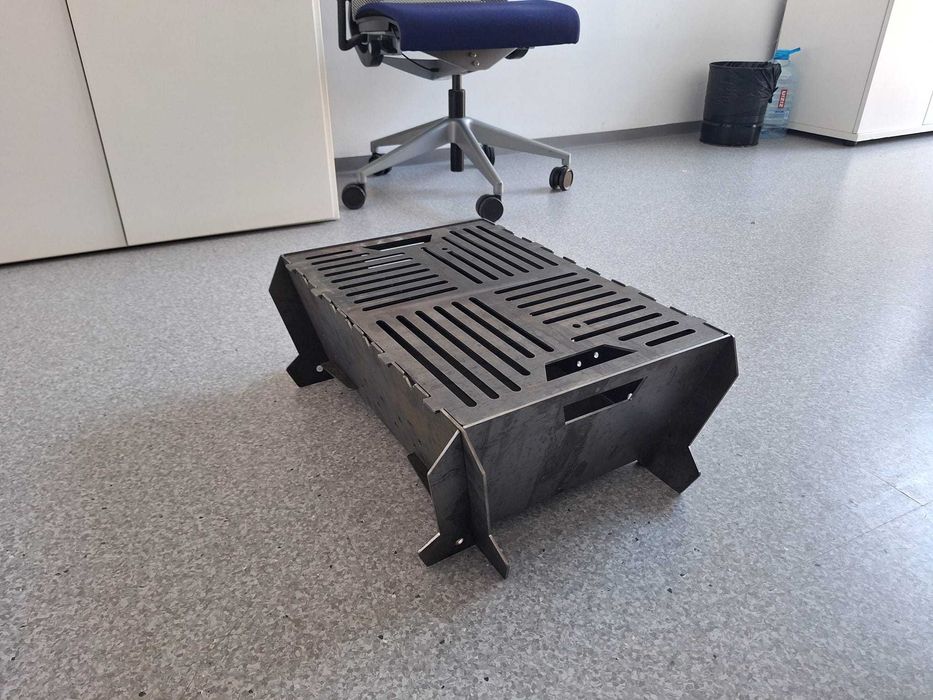 Grătar Portabil Modular Oțel 3mm – Design Industrial Camping & Outdoor