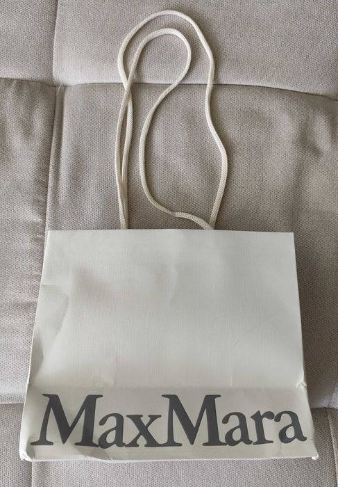 Нов луксозен копринен шал Max Mara (90х90 см) – 100% Silk, Made in Italy