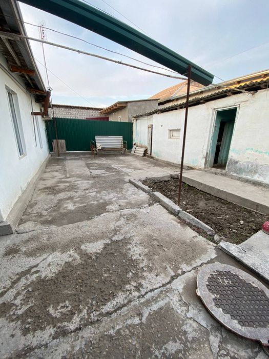 Sirdaryo shaharda uy sotiladi