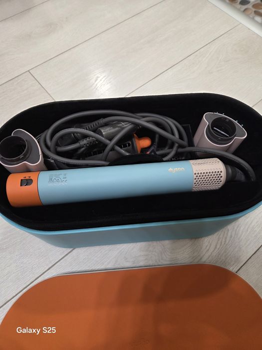 Vand ondulator par Dyson