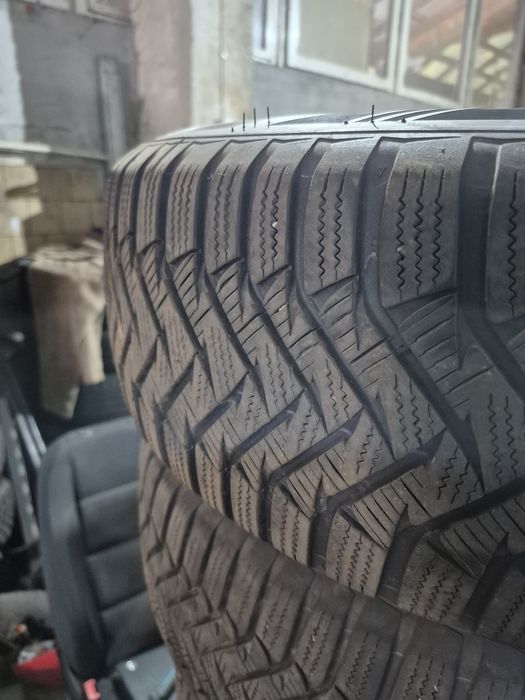 Cauciucuri duster 215-65-16 iarna