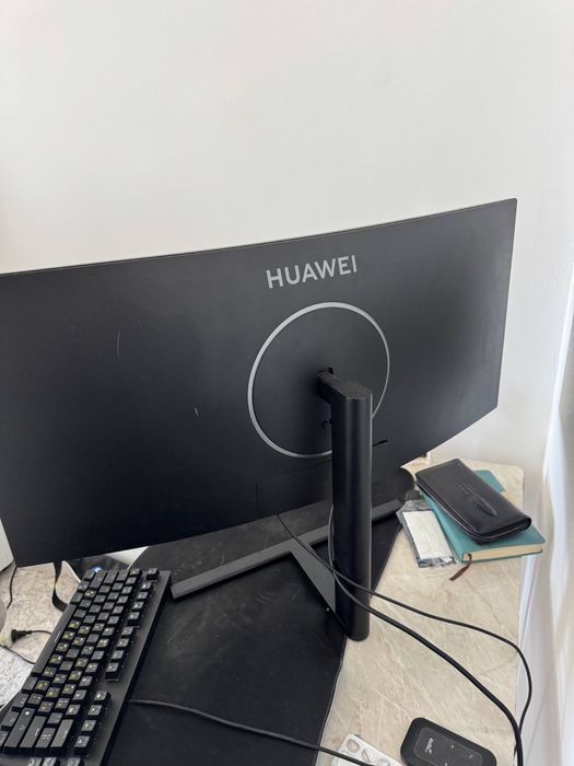 34 дюймовый Huawei mateview