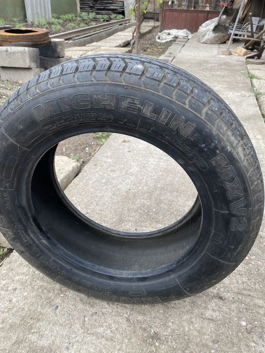 Vand 2 anvelope 185 60 R14, iarna si vara