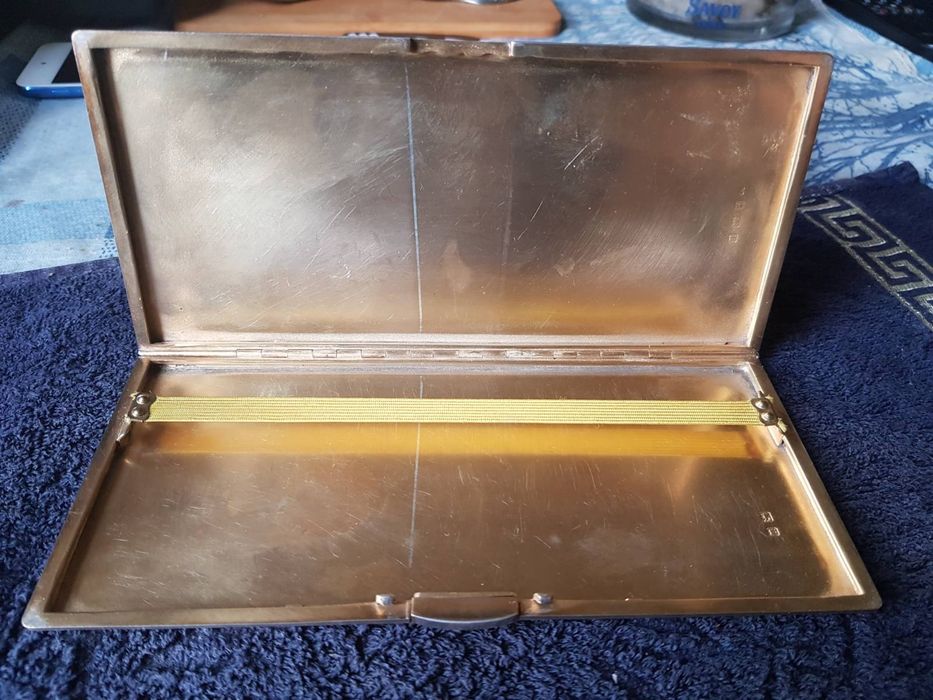 Масивна сребърна табакера