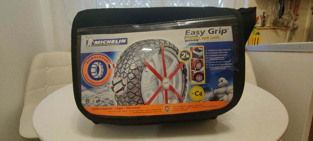 Vând lanțuri de zăpadă Easy Grip Michelin