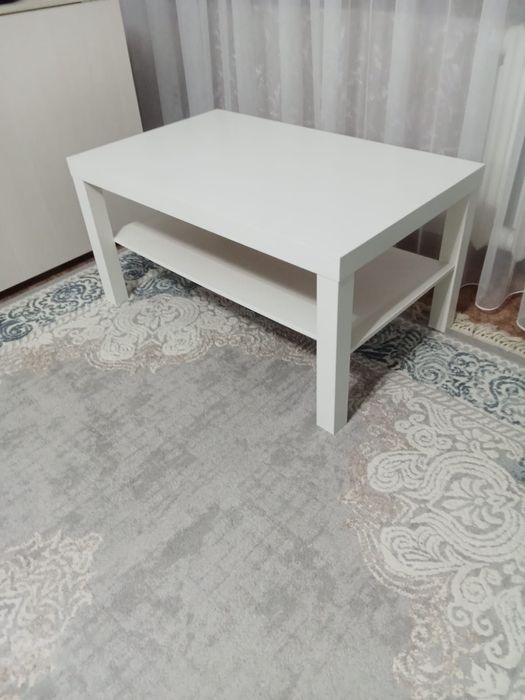 Журнальный стол в идеальном состоянии