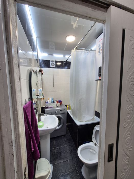 Продам 3 комнытый квартира