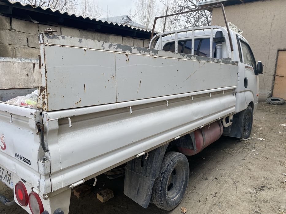 Киа бонго сотилади