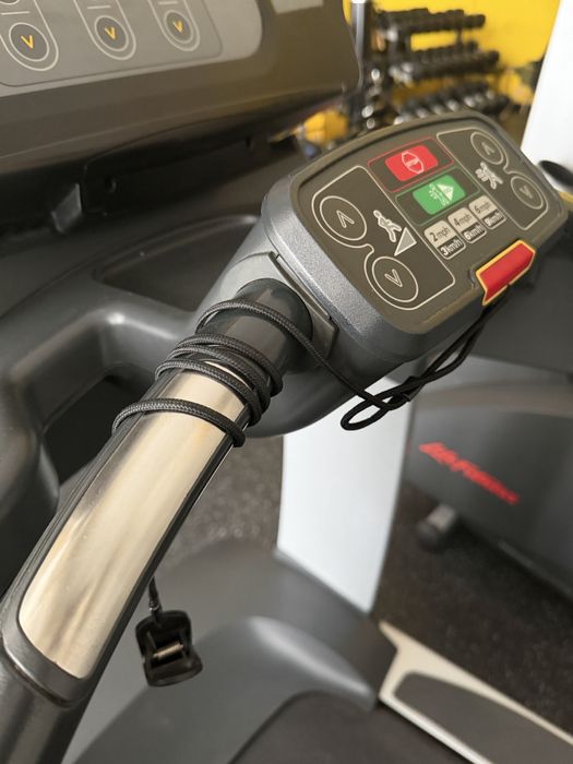 Vand banda de alergat Life Fitness  profesionala  Platinum Club Series