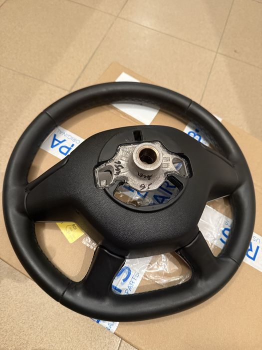 Оригинален кожен волан Dacia Sandero