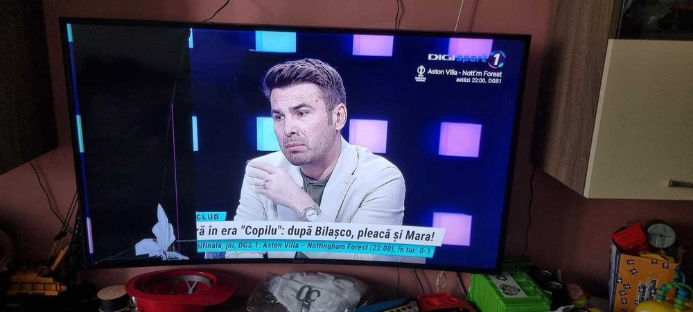Televizor curbat Samsung 125 cm pentru piese  UE49MU6202