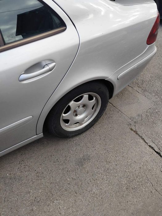 Mercedes- Benz E220 W211,2004 г.