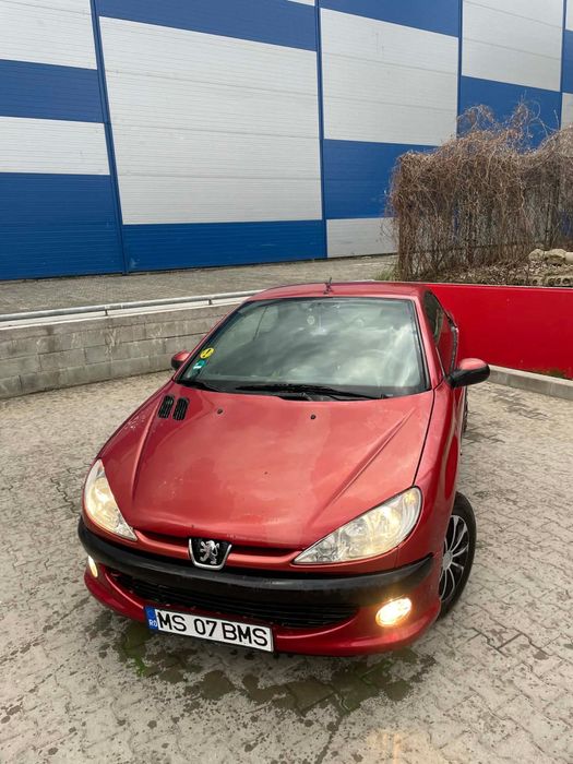 Vând peugeot 206 cc schimb cu alte masini mai dau diferența