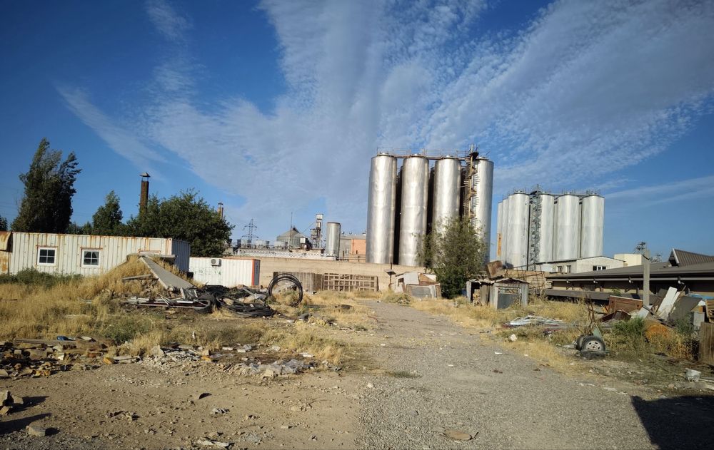 Сдается в аренду территория для хранения механизмов, материалов