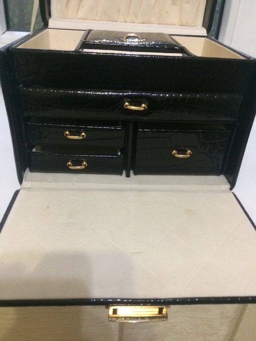 Кейс для украшений