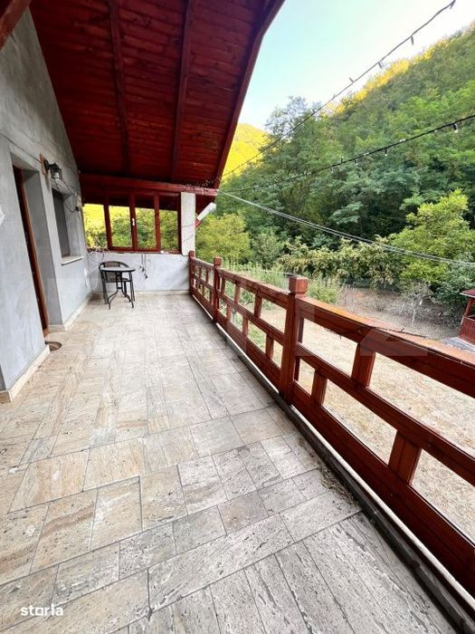 Casa de vanzare, 90 mp, teren 1500 mp, zona Toplita