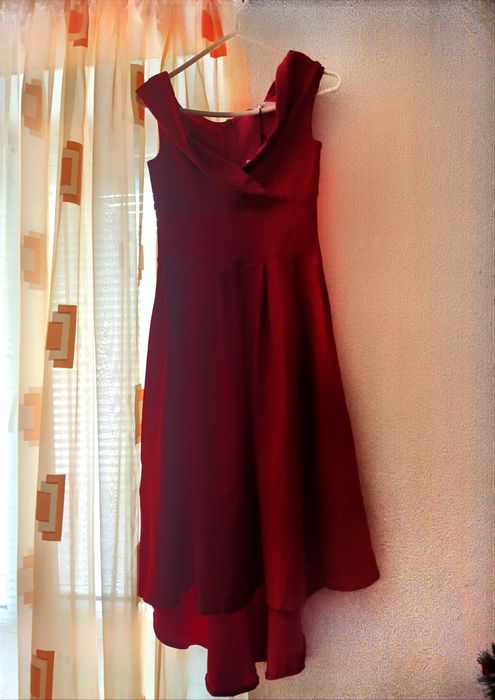 Нова червена рокля