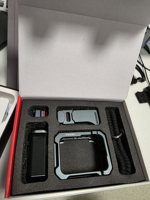 Camera de Acțiune – Insta360 Ace Pro 2