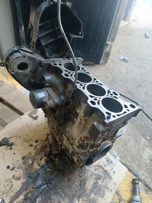 Продам запчасти на Ивеко делли 2000 год