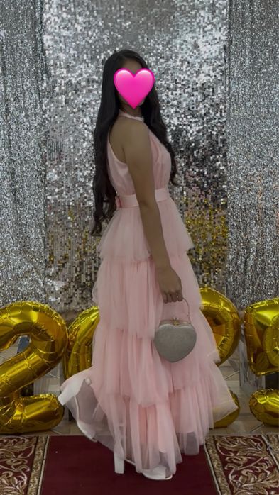 Нежное розовое платье