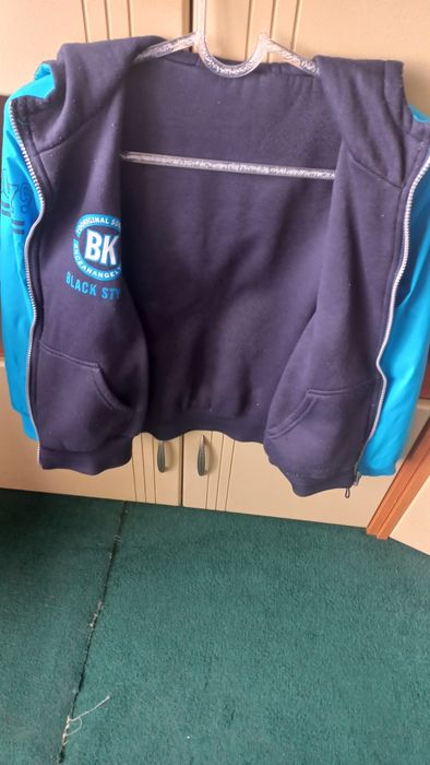 Синьо Яке за момче.