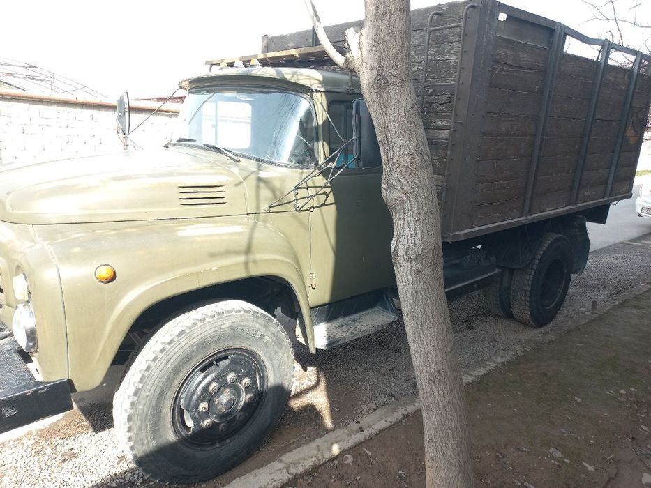 Зил 130 срочно сотилади