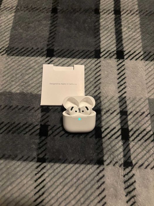 AirPods 4